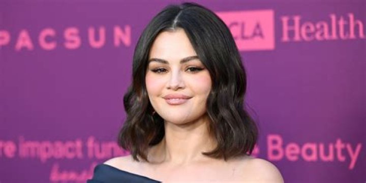 The Controversial Photo Of Selena Gomez: Privacy, Objectification, And Empowerment