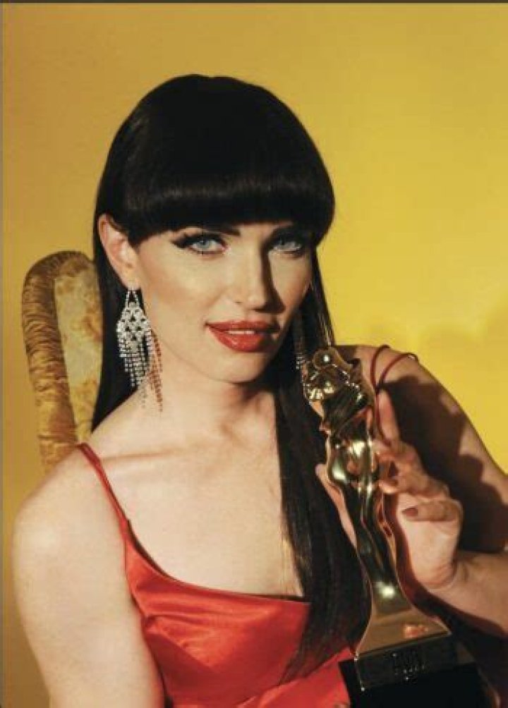 Uncover The Charisma And Impact Of Natalie Mars And Ella Hollywood