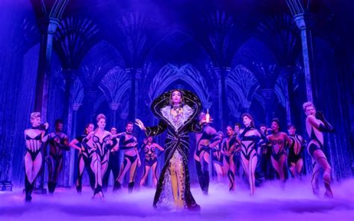 Unveiling The Enigma: Jennifer Williams' Enchanting Gaze